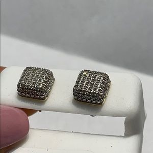 14k gold/ diamond stud earrings